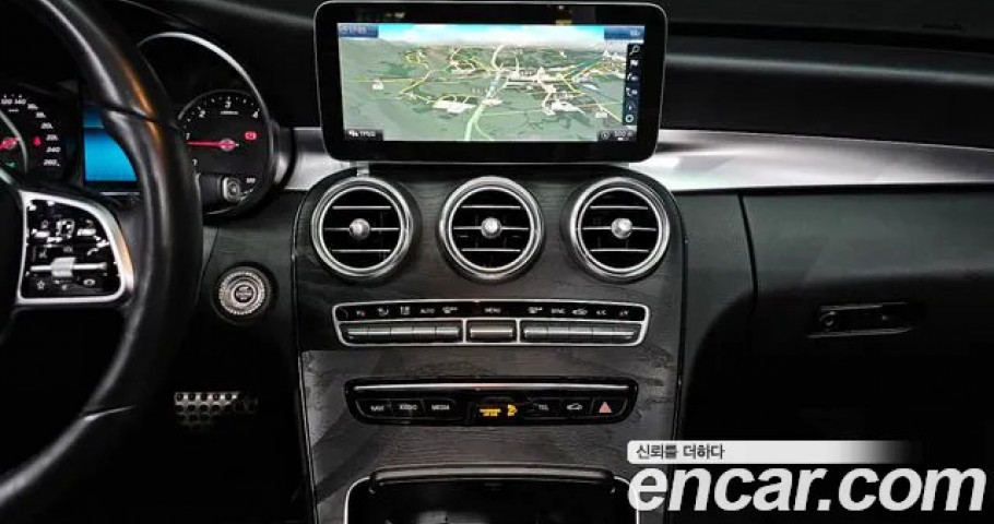 Mercedes-Benz C-Class 