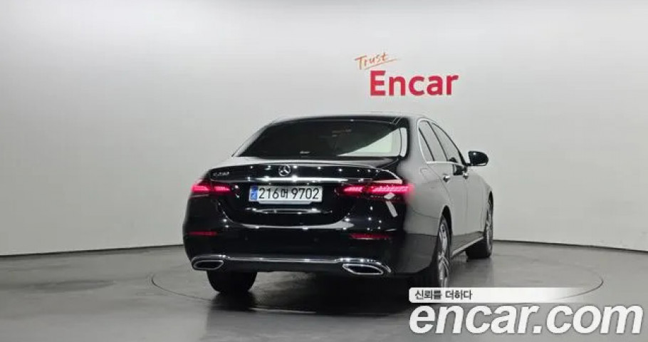 Mercedes-Benz E-Class 
