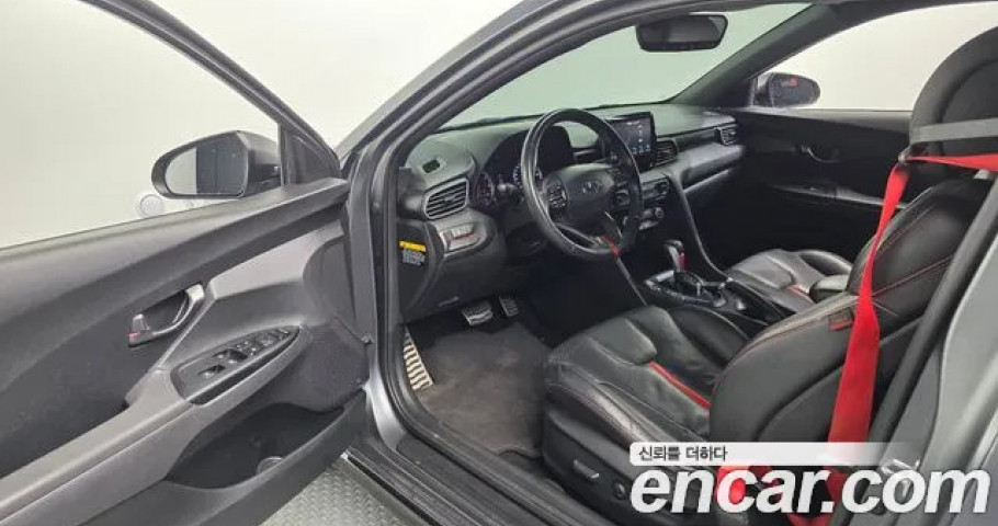 Hyundai Veloster 