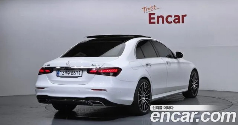 Mercedes-Benz E-Class 