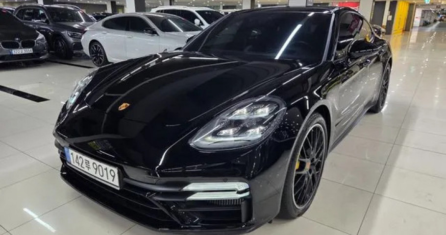 Porsche Panamera 