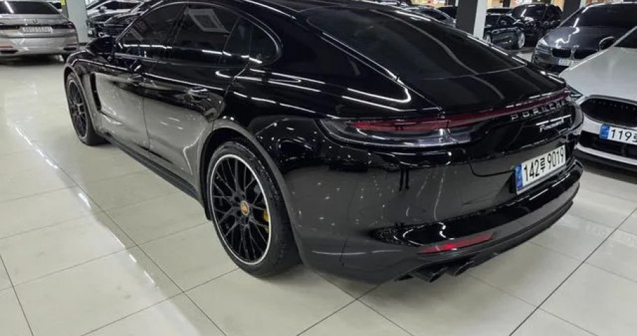 Porsche Panamera 