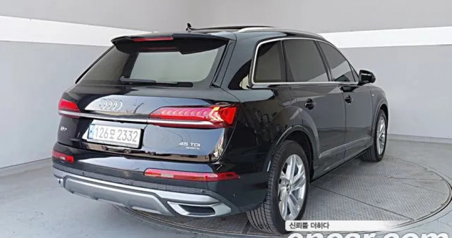 Audi Q7 
