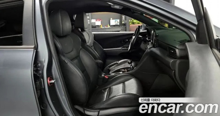 Hyundai Veloster 