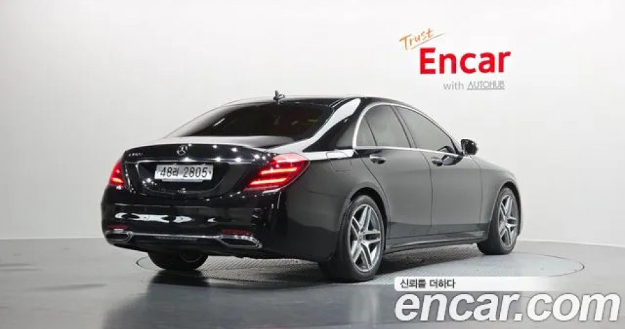 Mercedes-Benz S-Class 