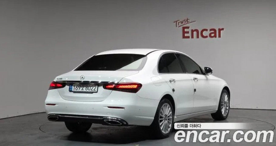 Mercedes-Benz E-Class 