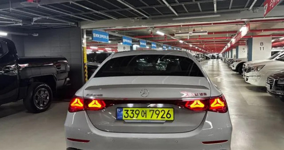 Mercedes-Benz E-Class 