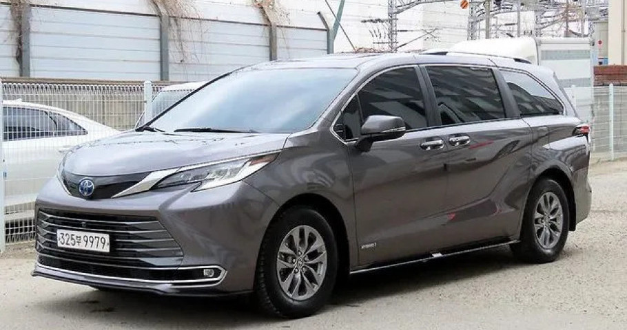 Toyota Sienna 