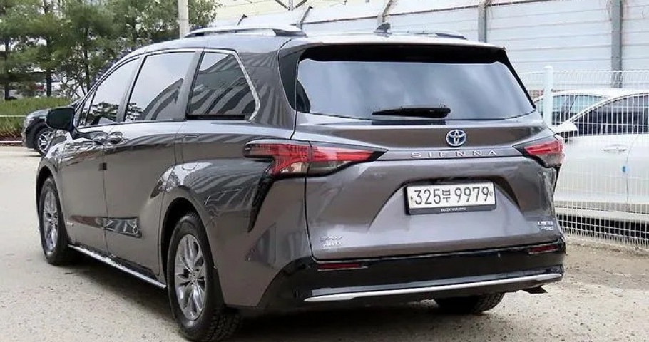 Toyota Sienna 