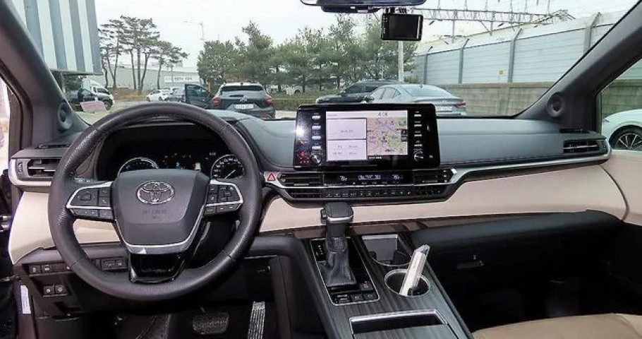 Toyota Sienna 