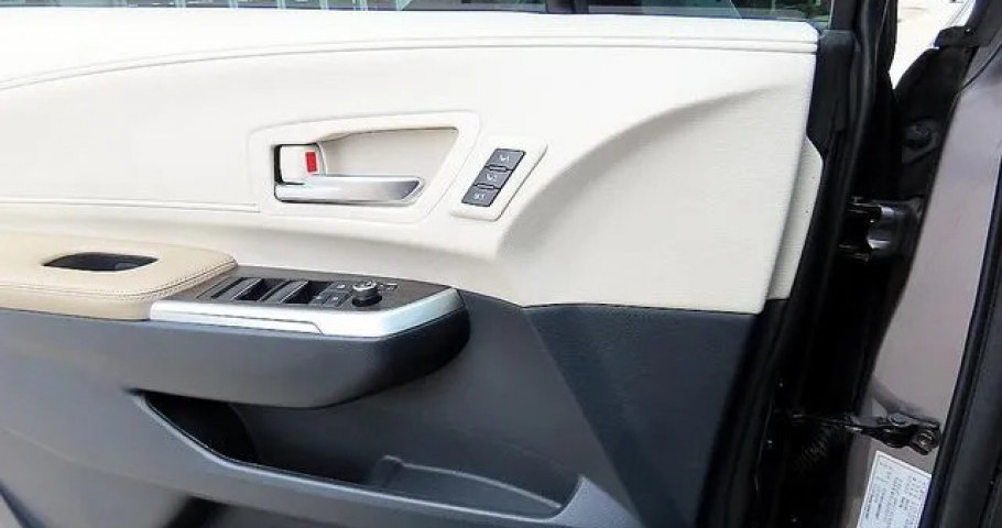 Toyota Sienna 