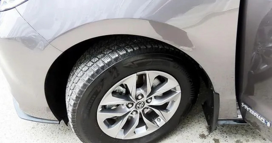 Toyota Sienna 