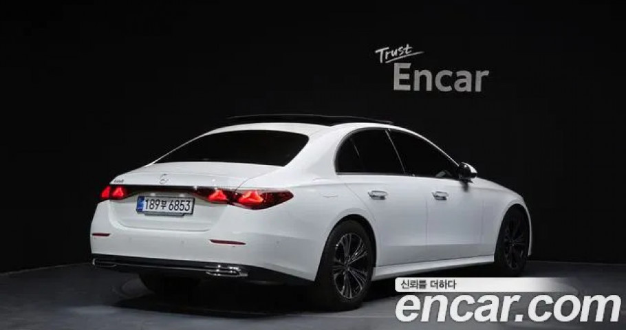 Mercedes-Benz E-Class 