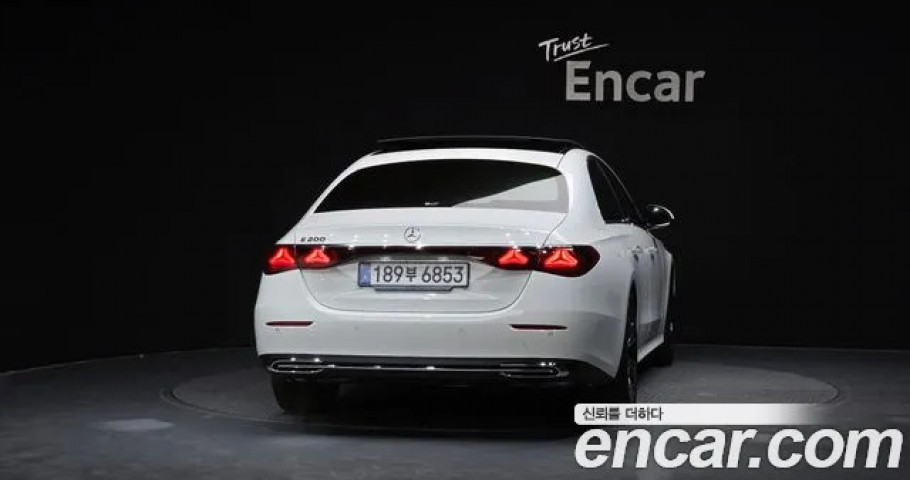 Mercedes-Benz E-Class 