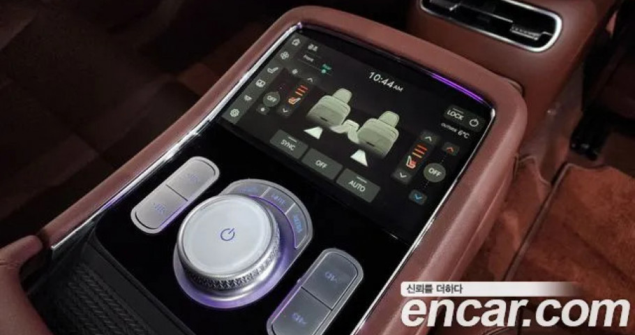 Genesis G90 
