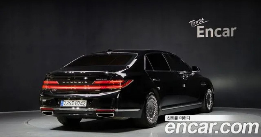 Genesis G90 