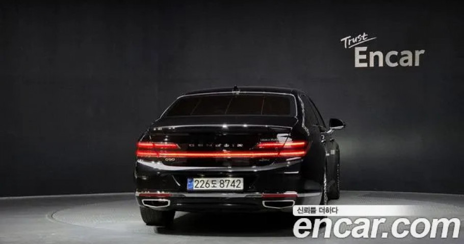 Genesis G90 