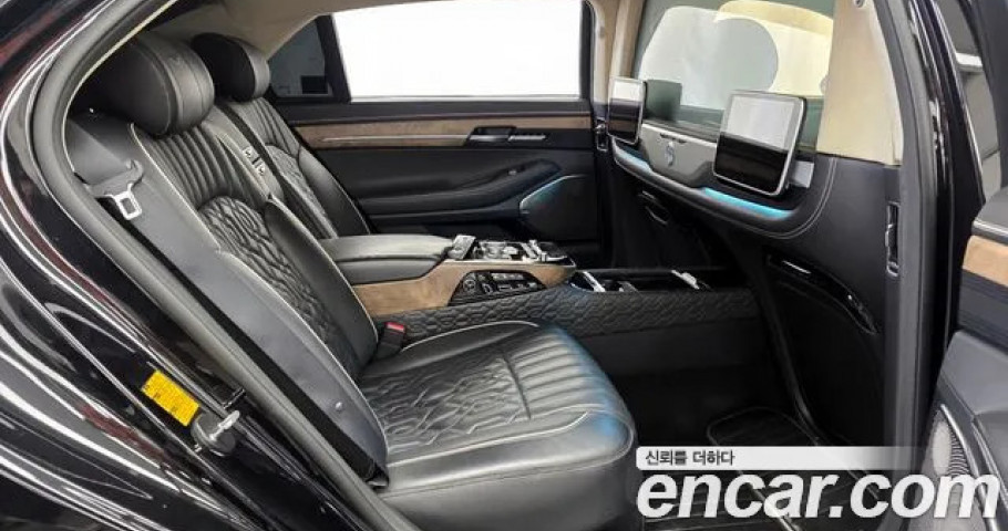 Genesis G90 