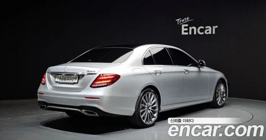 Mercedes-Benz E-Class 
