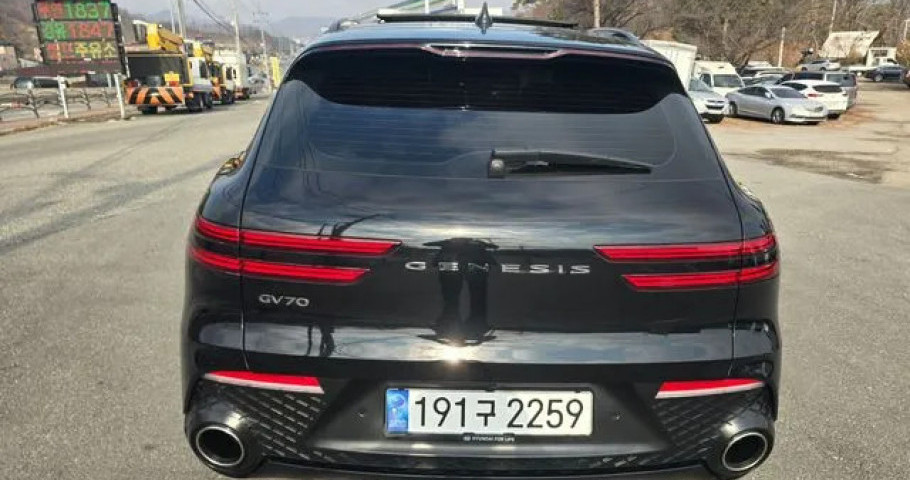 Genesis Gv70 