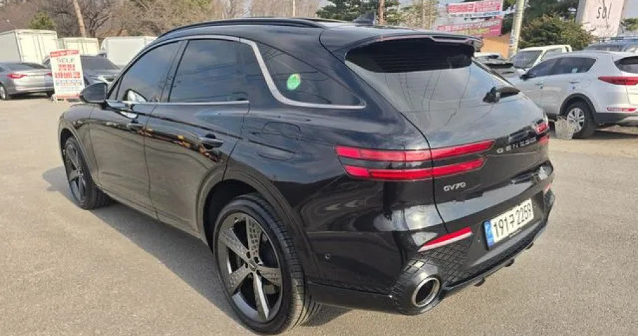 Genesis Gv70 