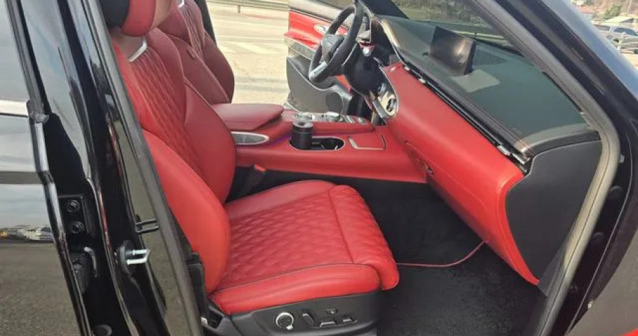 Genesis Gv70 