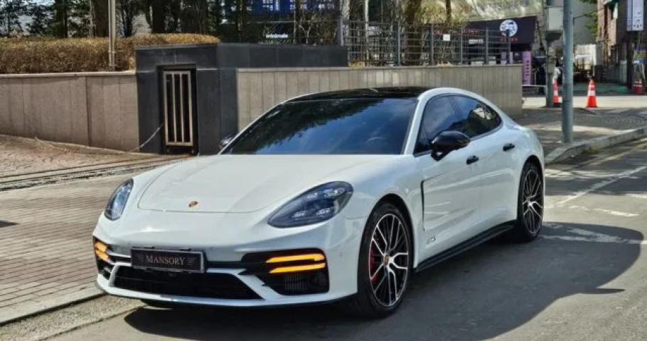 Porsche Panamera 