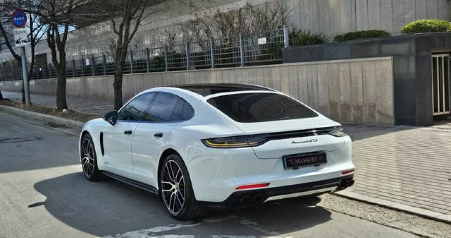 Porsche Panamera 