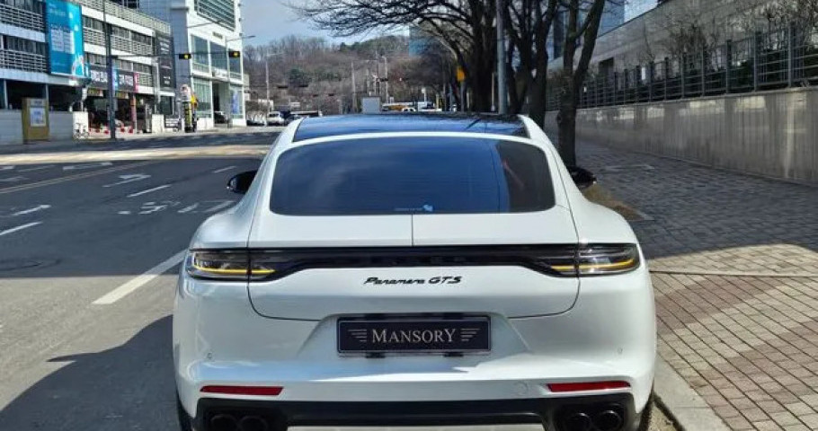 Porsche Panamera 