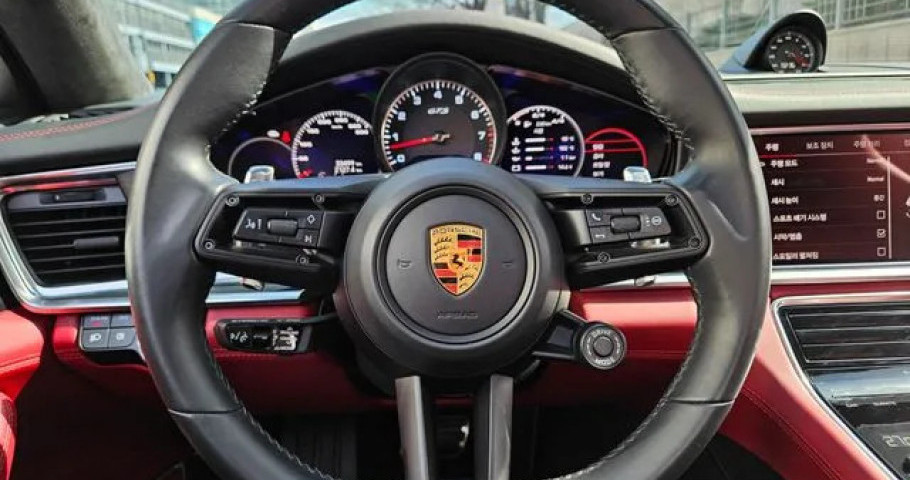 Porsche Panamera 