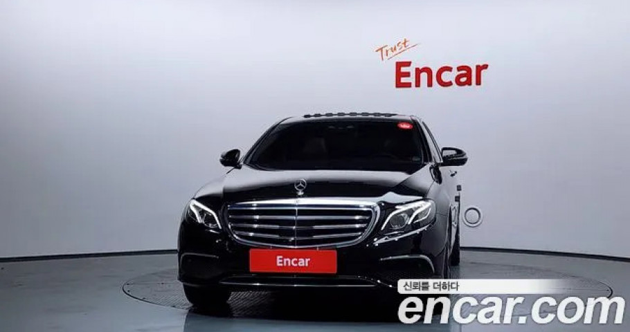 Mercedes-Benz E-Class 