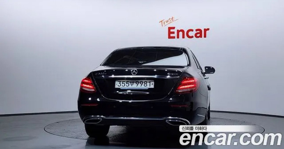 Mercedes-Benz E-Class 