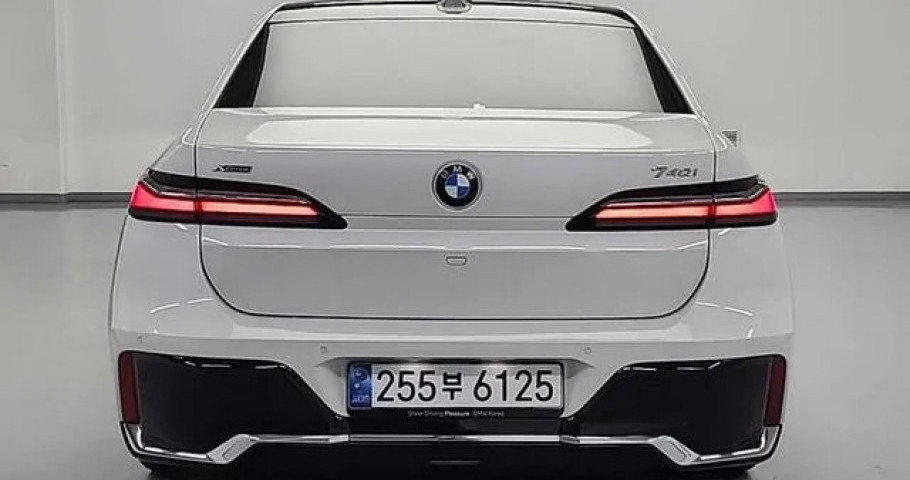 Bmw 7-Series 