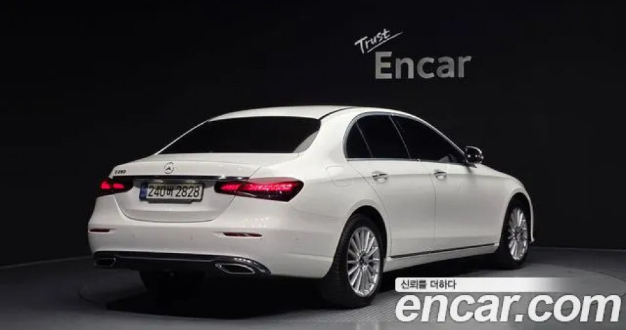 Mercedes-Benz E-Class 