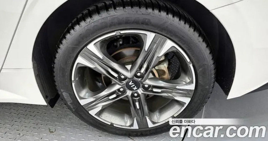 Kia K5 
