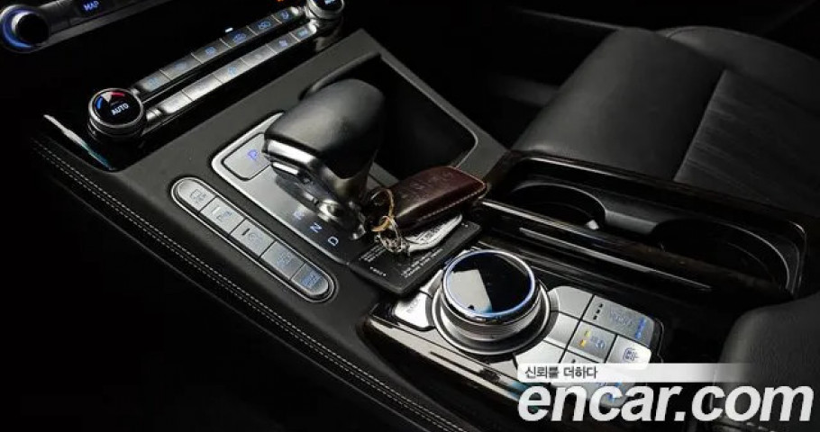 Genesis G90 