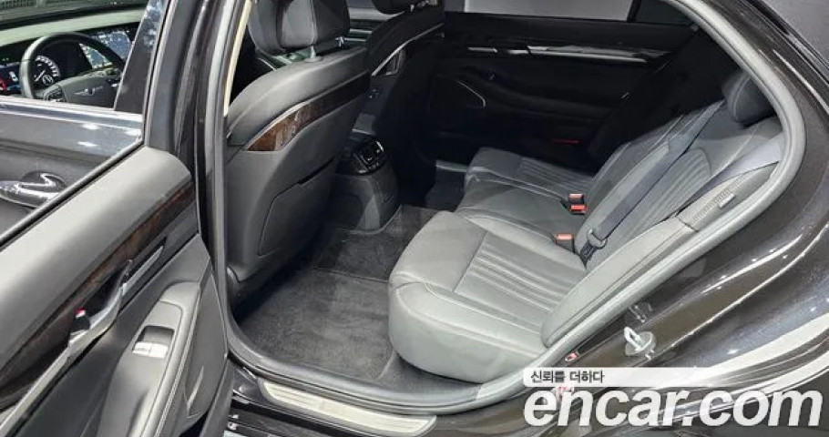 Genesis G90 
