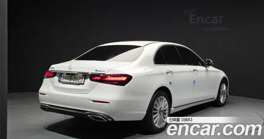 Mercedes-Benz E-Class 