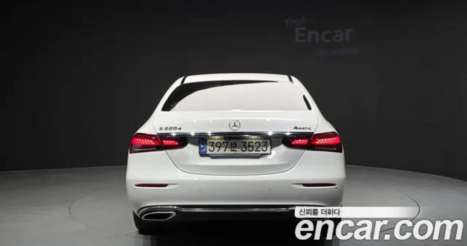 Mercedes-Benz E-Class 