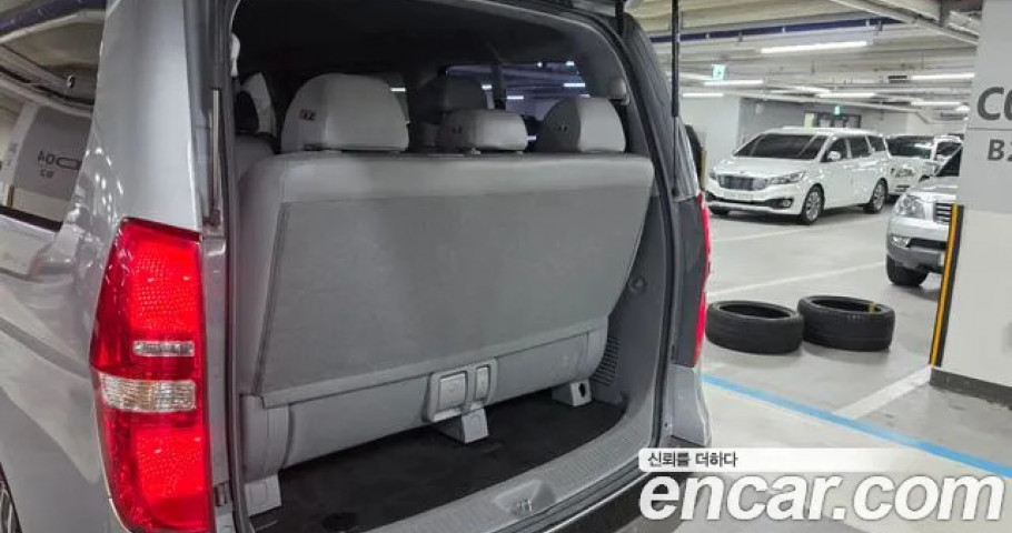 Hyundai Starex 