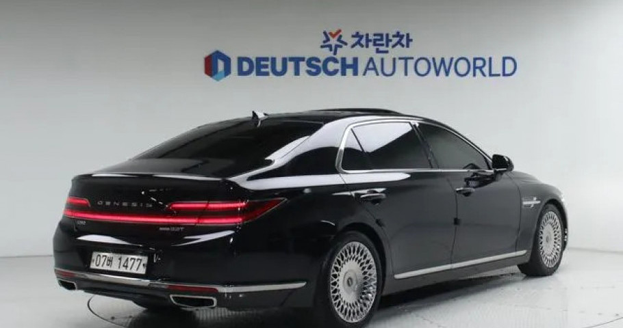 Genesis G90 
