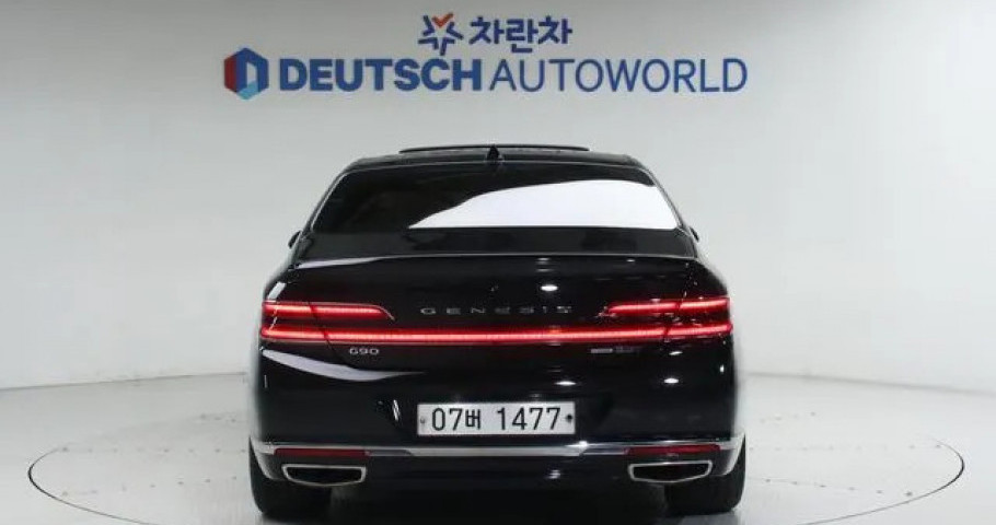 Genesis G90 