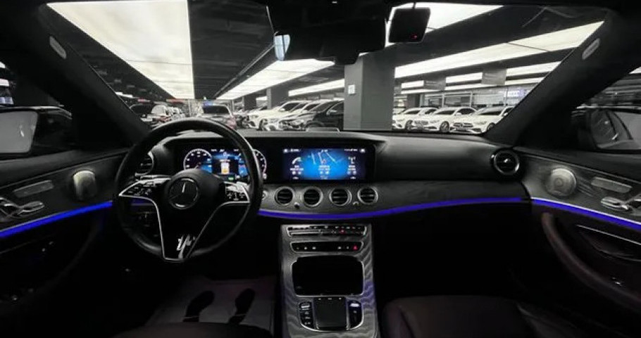 Mercedes-Benz E-Class 
