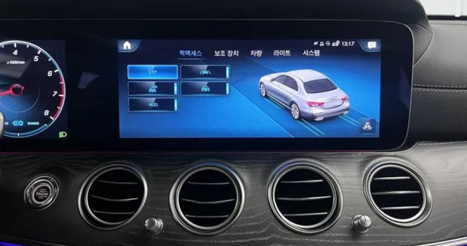 Mercedes-Benz E-Class 