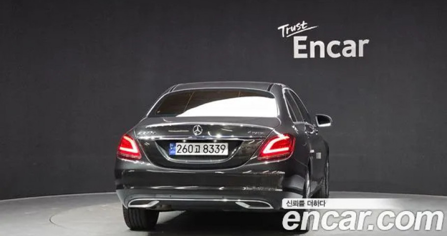 Mercedes-Benz C-Class 