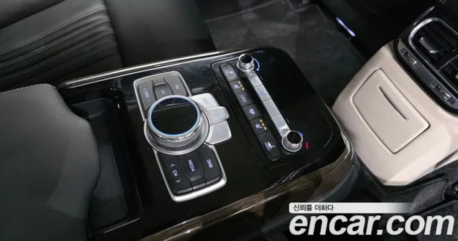 Genesis G90 