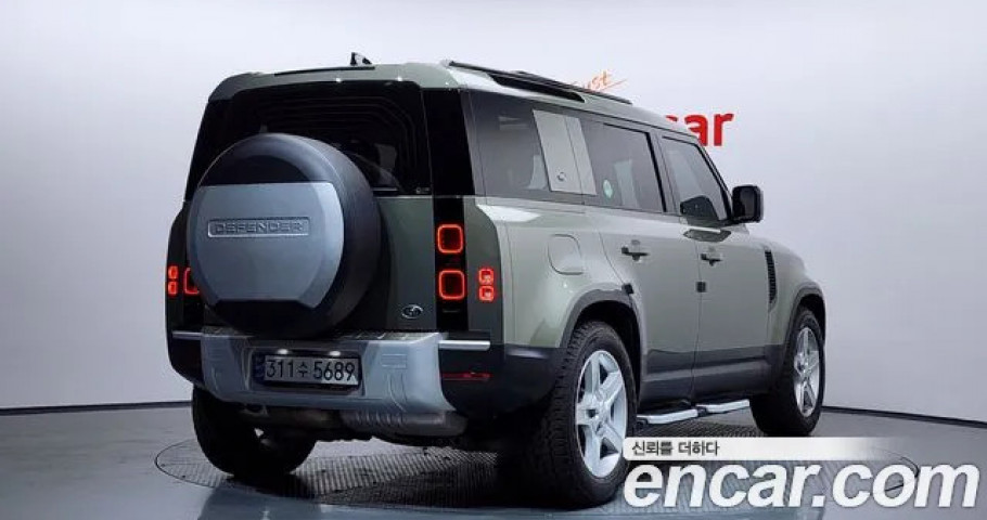 Land Rover Defender 
