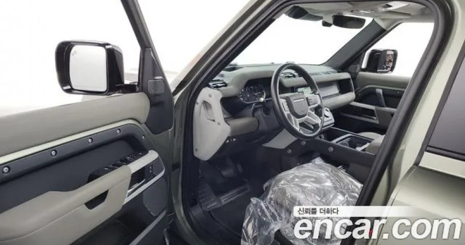 Land Rover Defender 