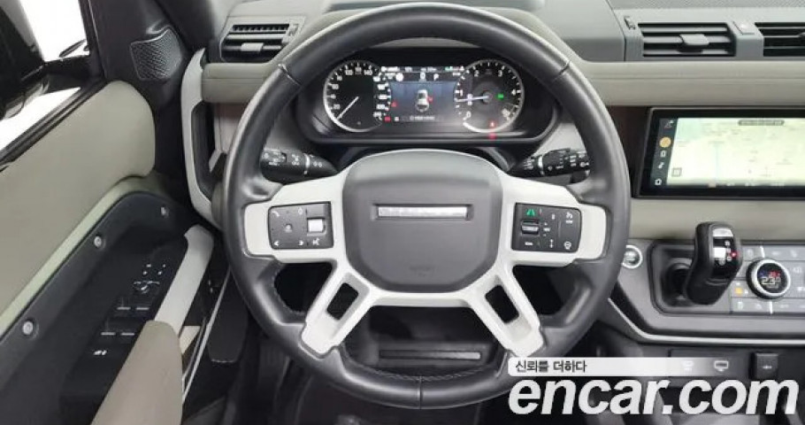 Land Rover Defender 