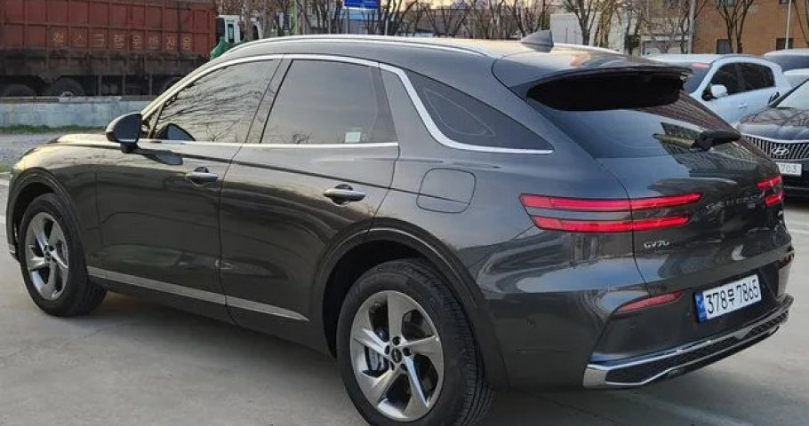 Genesis Gv70 